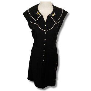 VOODOO VIXEN NWT Black white short-sleeve dress w/ stitched bees ~ SMALL MEDIUM
